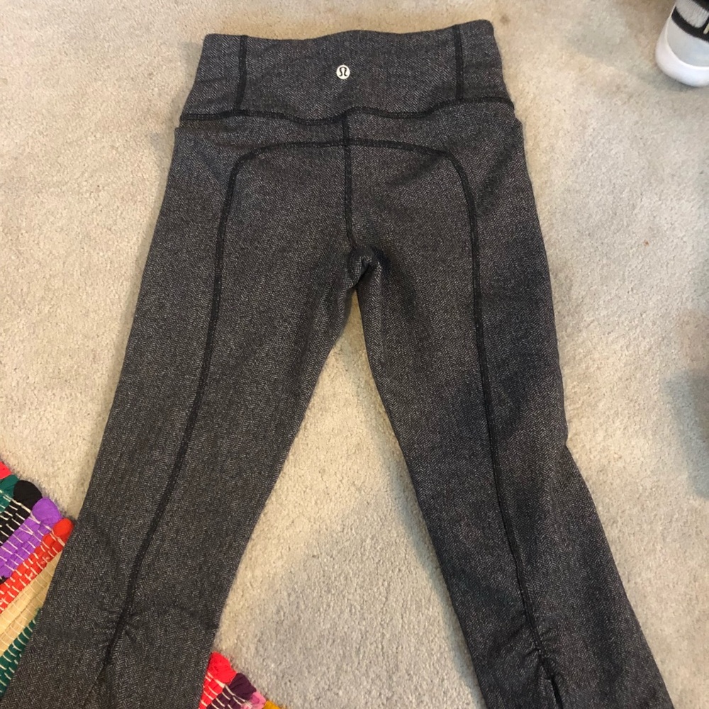 Lululemon cropped pants